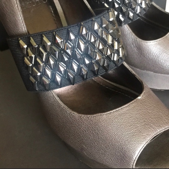 🔥Vince Camuto Heels 👠 - Picture 4 of 8